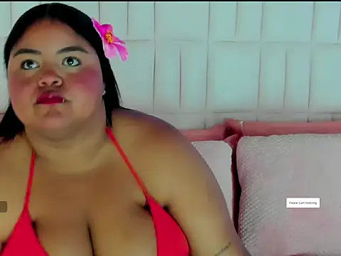 LunaaBlaze online show from November 2025 12:47:01 PM