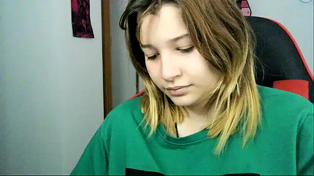 EmuOtori online show from February 2026 12:15:01 PM