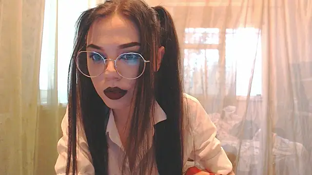 Lady Elsa Snow online show from October 2025 01:07:02 PM