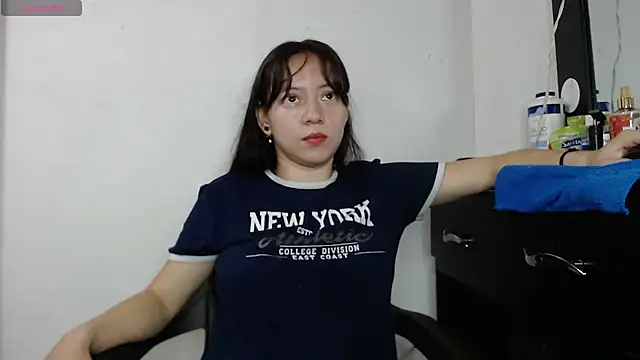 Damara Rolands- online show from November 2025 06:41:02 PM