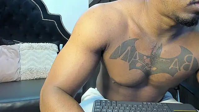 Snapshot of DenzelRios chatting on October 2025 08:53:02 PM DenzelRios online show from October 2025 08:53:02 PM