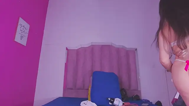 Snapshot of lilylovely_ chatting on November 2025 07:14:01 PM lilylovely online show from November 2025 07:14:01 PM