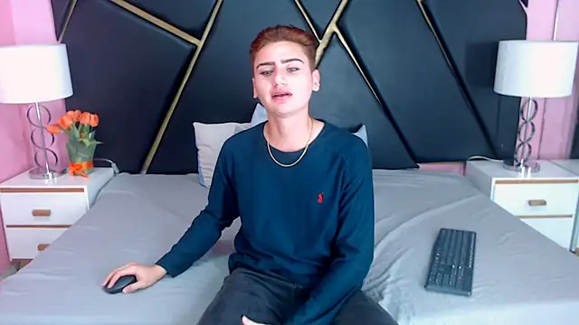 Snapshot of Alex_Millerss chatting on October 2025 08:54:02 PM Alex Millerss online show from October 2025 08:54:02 PM