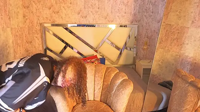 Snapshot of benny_wilson chatting on November 2025 08:23:02 PM benny wilson online show from November 2025 08:23:02 PM