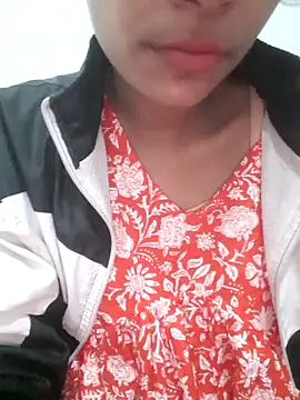 Snapshot of Mahi677 chatting on February 2026 04:05:02 AM Mahi677 online show from February 2026 04:05:02 AM