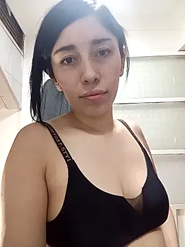 AbbyLewiis online show from November 2025 06:08:01 PM