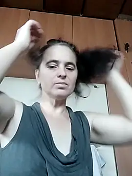 Snapshot of Ella-433 chatting on November 2025 09:42:01 AM Ella-433 online show from November 2025 09:42:01 AM