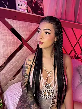 Kiity- online show from February 2026 02:48:01 AM