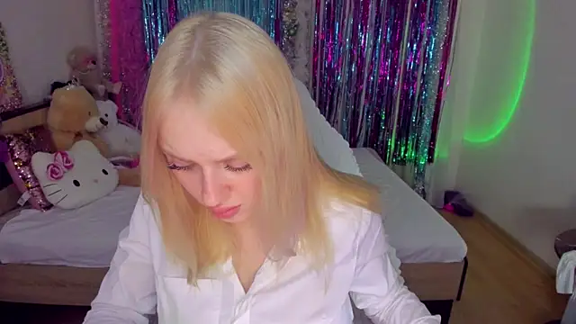 CeaneLino online show from January 2026 08:22:02 PM