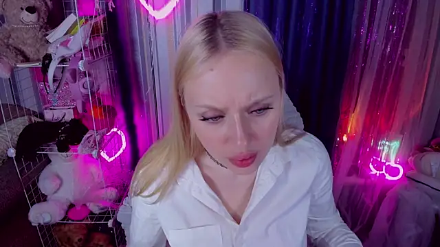 CeaneLino online show from April 2026 06:16:02 PM