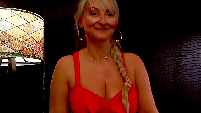 LeticiaReys online show from November 2025 11:30:01 PM