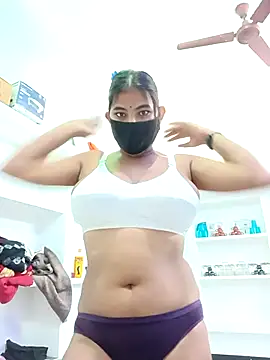 Hot radhaji online show from December 2025 05:17:01 PM