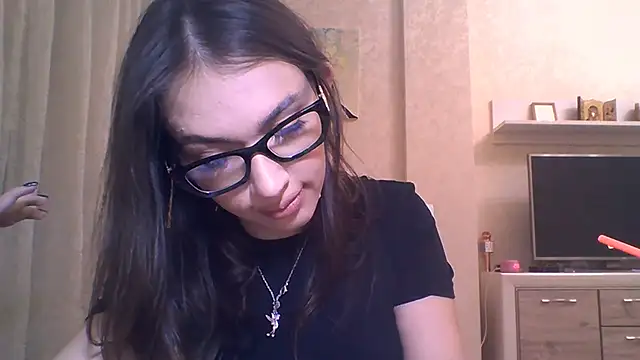 CeyaLier online show from November 2025 05:01:02 PM