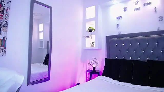 Emo Boy  online show from January 2026 08:23:01 PM