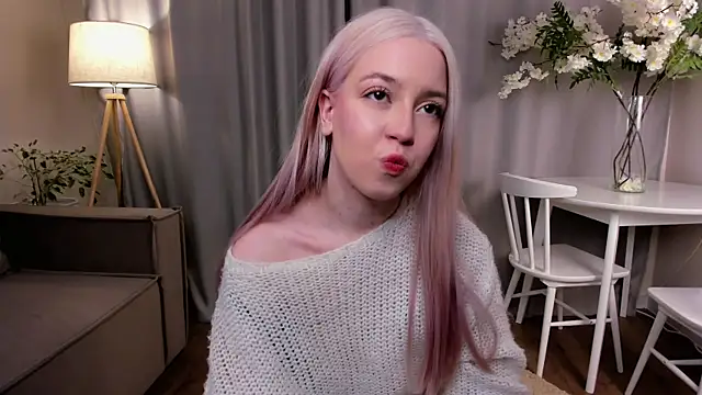 Snapshot of TinaStevenson chatting on October 2025 10:42:02 PM TinaStevenson online show from October 2025 10:42:02 PM