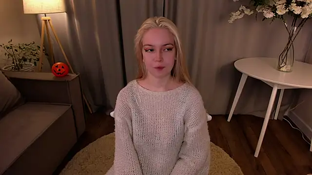 Snapshot of TinaStevenson chatting on October 2025 09:38:01 PM TinaStevenson online show from October 2025 09:38:01 PM