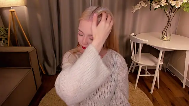 Snapshot of TinaStevenson chatting on November 2025 09:38:01 PM TinaStevenson online show from November 2025 09:38:01 PM