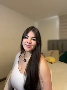 Isabella LaRue online show from February 2026 08:49:02 PM