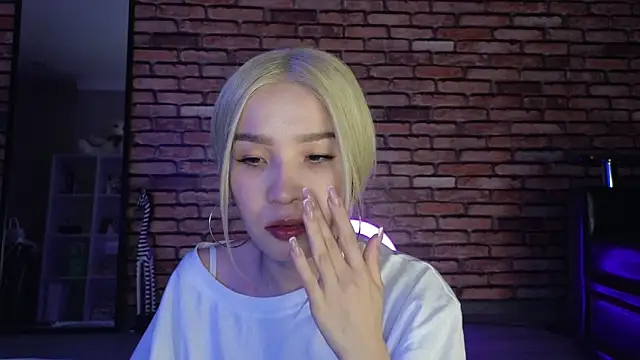 saya li1 online show from November 2025 10:31:02 PM