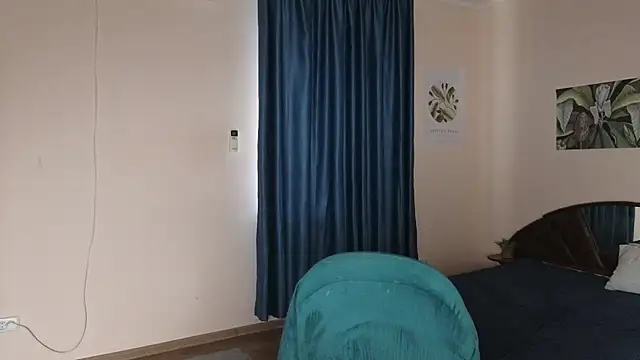 Snapshot of Mirabelle_Velvet chatting on November 2025 07:19:02 AM Mirabelle Velvet online show from November 2025 07:19:02 AM