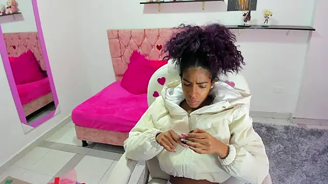 thianahorny online show from March 2026 12:33:02 PM