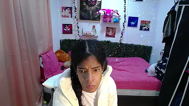 Snapshot of thianahorny chatting on April 2026 12:50:01 PM thianahorny online show from April 2026 12:50:01 PM
