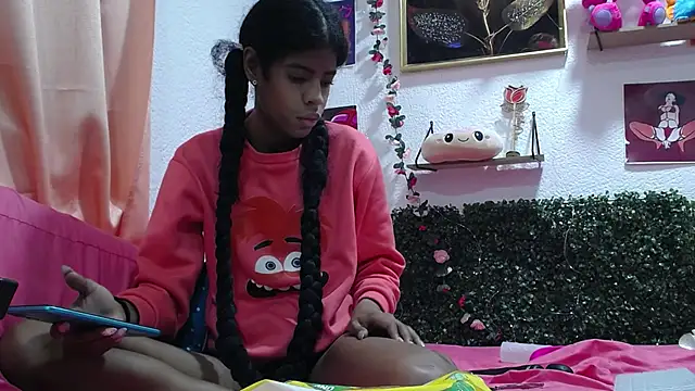 Snapshot of thianahorny chatting on April 2026 01:24:01 PM thianahorny online show from April 2026 01:24:01 PM