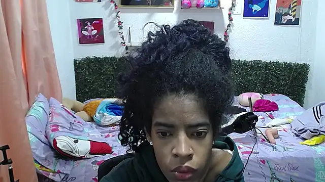 Snapshot of thianahorny chatting on May 2026 01:07:02 PM thianahorny online show from May 2026 01:07:02 PM