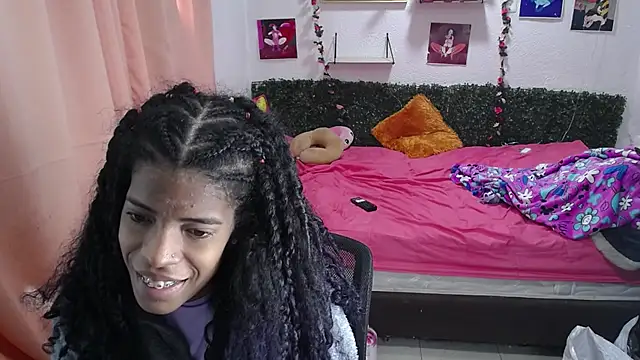 Snapshot of thianahorny chatting on May 2026 12:57:01 PM thianahorny online show from May 2026 12:57:01 PM