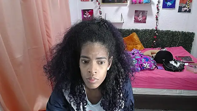 Snapshot of thianahorny chatting on May 2026 01:31:01 PM thianahorny online show from May 2026 01:31:01 PM