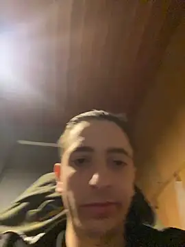 Snapshot of Asimako chatting on December 2025 09:31:02 PM Asimako online show from December 2025 09:31:02 PM