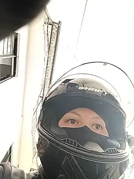 Scarlet Aura online show from October 2025 05:20:02 PM