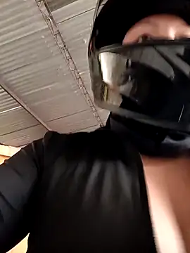 Scarlet Aura online show from November 2025 07:58:01 PM