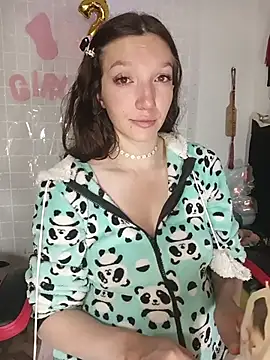 Lucy colee online show from March 2026 06:41:02 PM