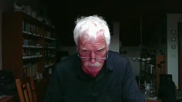 Snapshot of super-snoopy chatting on September 2025 08:16:02 AM super-snoopy online show from September 2025 08:16:02 AM