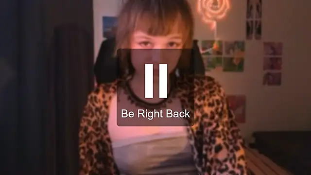 liquid0fluid0 online show from October 2025 12:17:01 PM