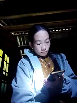 Snapshot of gio-thu chatting on November 2025 04:00:01 AM gio-thu online show from November 2025 04:00:01 AM