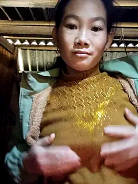 gio-thu online show from November 2025 02:57:02 AM