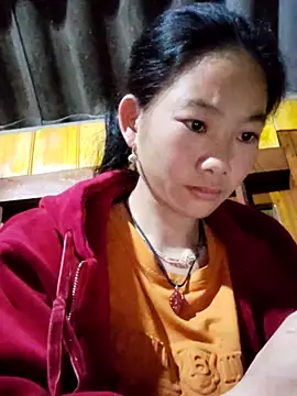 gio-thu online show from December 2025 11:32:01 PM