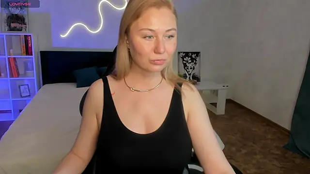 scent  of woman online show from October 2025 01:39:01 AM