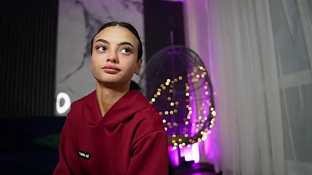 RachelRavee online show from November 2025 05:06:02 AM