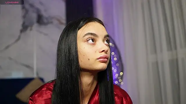 RachelRavee online show from December 2025 05:04:02 AM