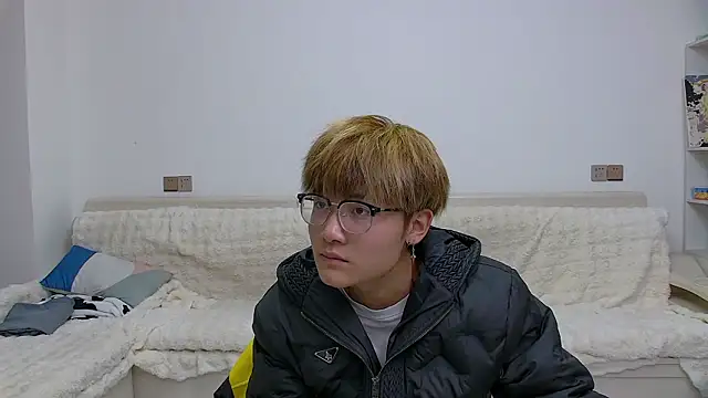 KK-cuteboy online show from February 2026 10:27:01 AM