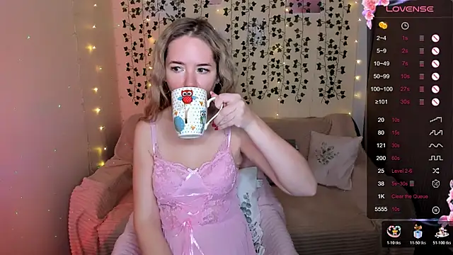 Snapshot of Evaa_Braunn chatting on November 2025 02:31:02 AM Evaa Braunn online show from November 2025 02:31:02 AM