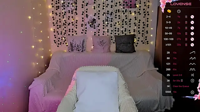 Snapshot of Evaa_Braunn chatting on November 2025 02:11:01 AM Evaa Braunn online show from November 2025 02:11:01 AM