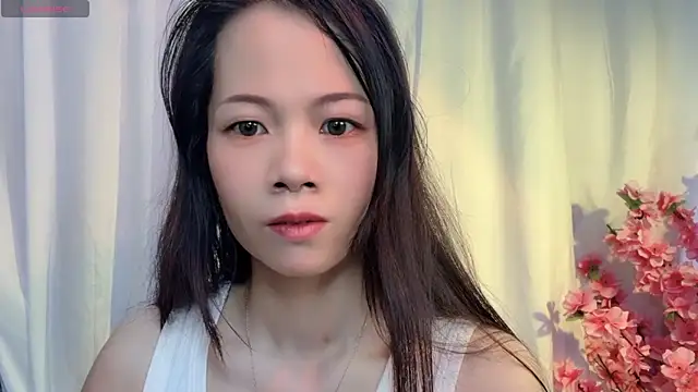 Snapshot of Lynnalltop-165-KeKe chatting on October 2025 01:30:02 AM Lynnalltop-165-KeKe online show from October 2025 01:30:02 AM