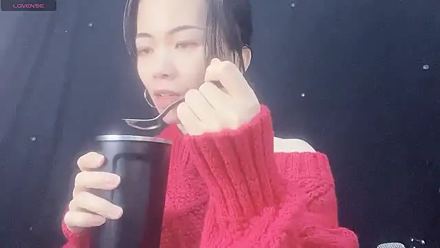 Snapshot of Lynnalltop-165-KeKe chatting on November 2025 12:43:01 AM Lynnalltop-165-KeKe online show from November 2025 12:43:01 AM