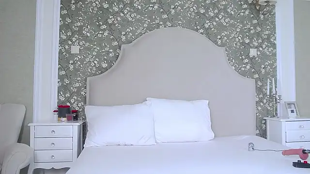 TesaQuinn online show from February 2026 07:09:02 PM