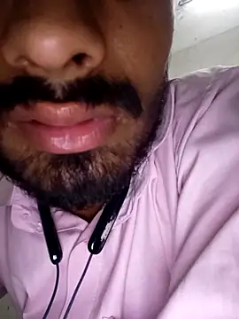 Snapshot of siddBus chatting on October 2025 11:00:01 AM siddBus online show from October 2025 11:00:01 AM