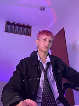 tylernova online show from November 2025 03:51:02 AM